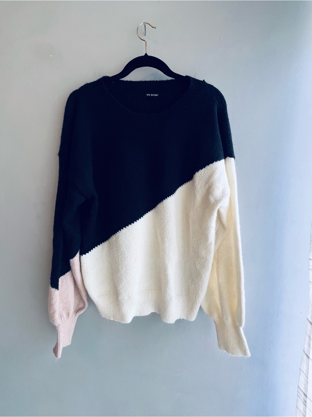 Blu Pepper Diagonal Colorblock Crewneck Sweater in Black, Cream & Light Pink